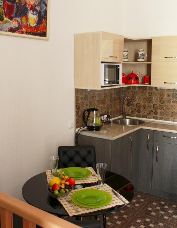 Guest House On Gia Abesadze Street Tbilisi Bagian luar foto
