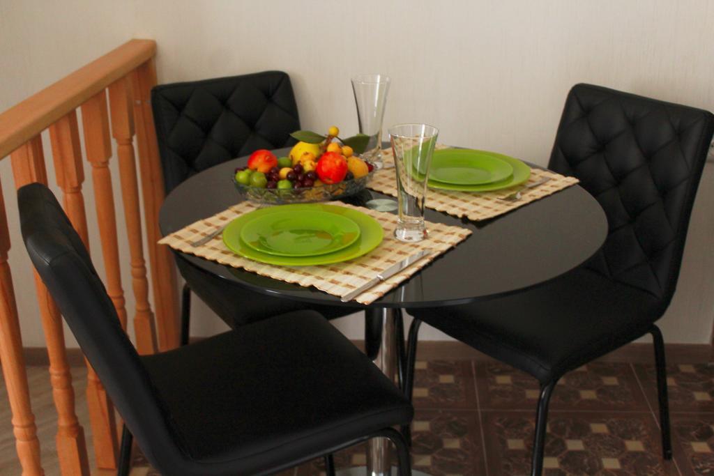 Guest House On Gia Abesadze Street Tbilisi Bagian luar foto