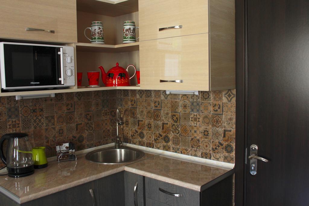 Guest House On Gia Abesadze Street Tbilisi Bagian luar foto