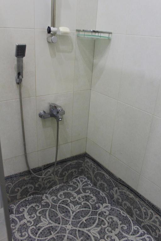 Guest House On Gia Abesadze Street Tbilisi Bagian luar foto